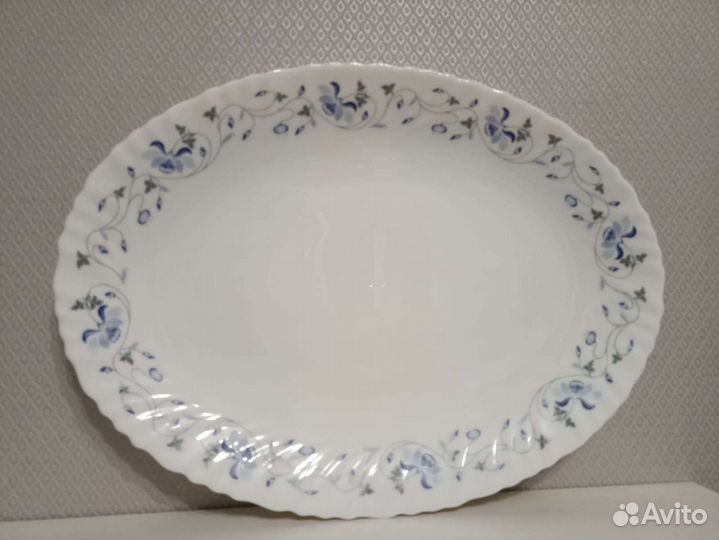 2 фарфоровых блюда, новые