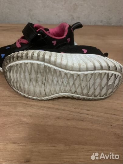 Кроссовки 22