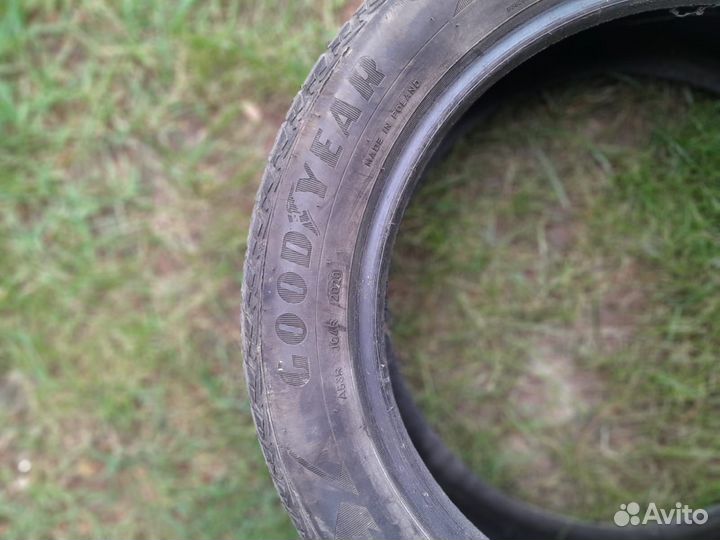 Goodyear Cargo Ultra Grip 215/55 R17 98T