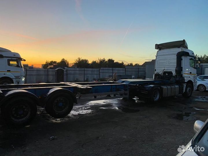 Полуприцеп контейнеровоз Тонар 97462, 2007