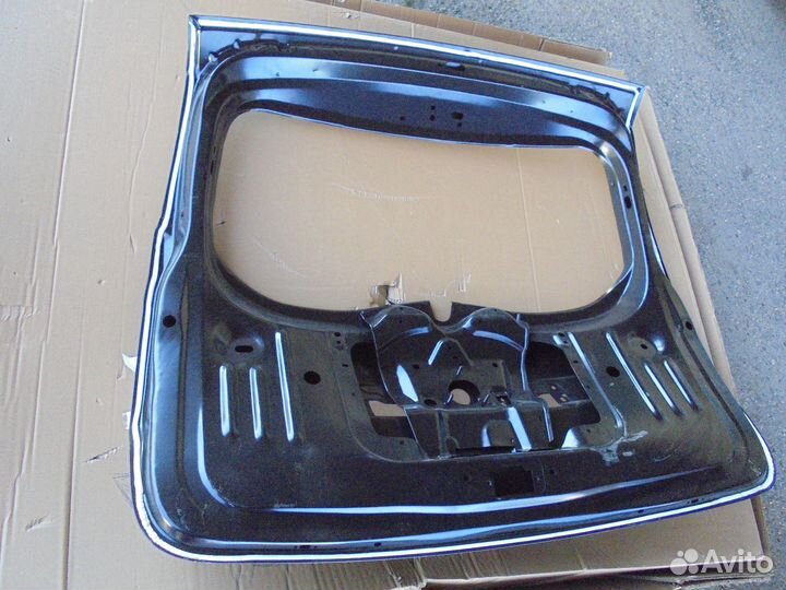 Крышка багажника Renault Duster 1