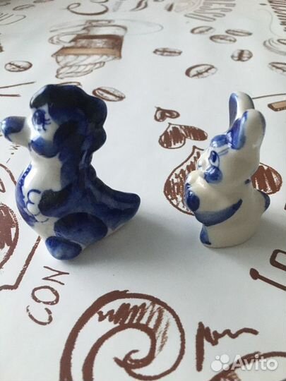 Фигурки дракона и зайца