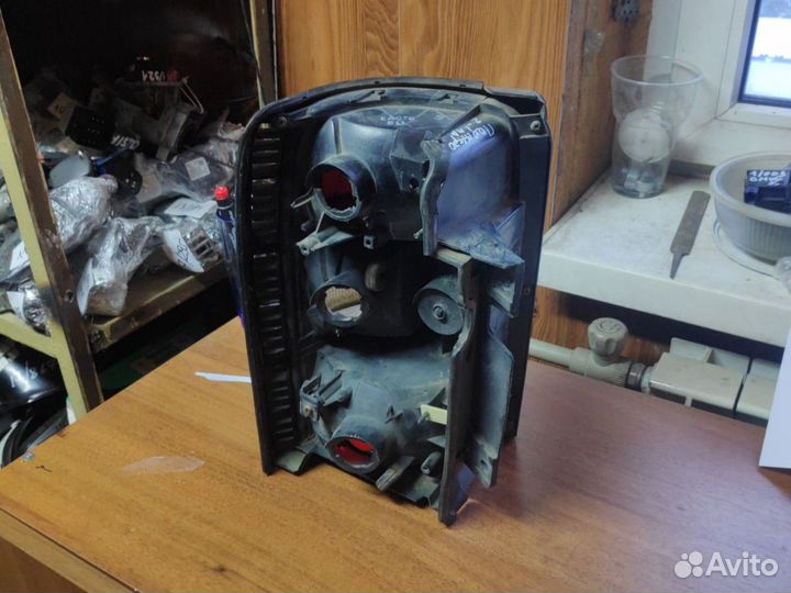 Митсубиси Паджеро 2 - Фонарь задний правый - 04315