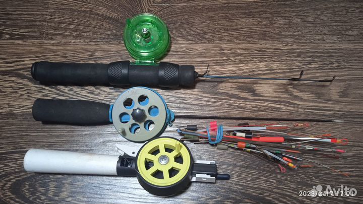 Удочки для зимней рыбалки со сторожками