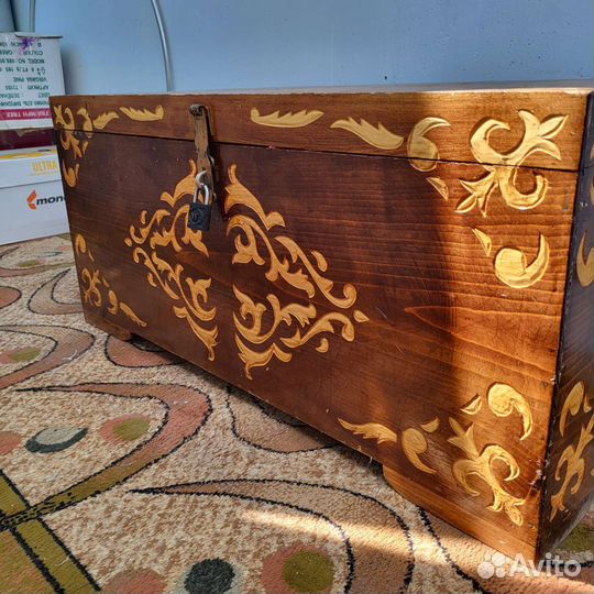 Сундук деревянный