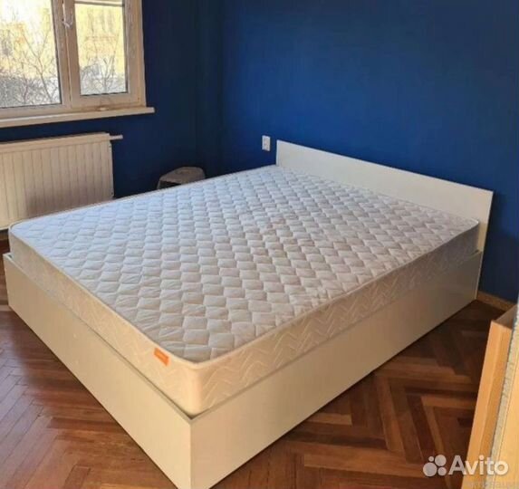 Кровать белая 1. 6 м