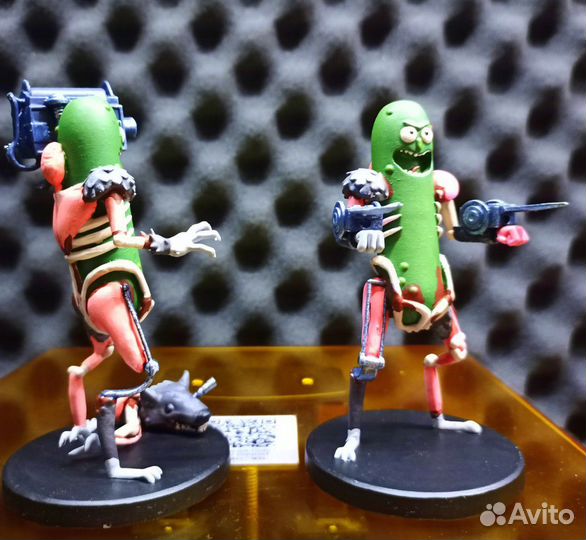 Настольная фигурка Рик огурчик