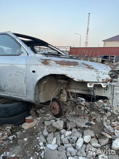 Правое переднее крыло на kia spectra