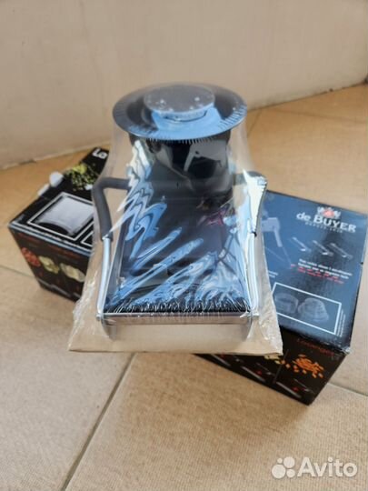 Мандолина (овощерезка) с 3-мя насадками новое