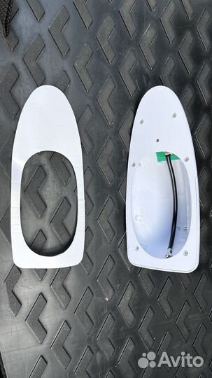 Автомобильная антенна на крышу 