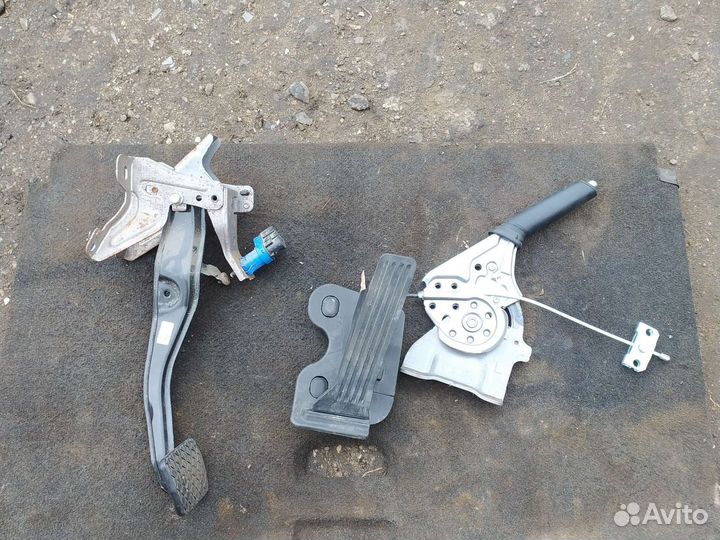 Педали Мазда 6