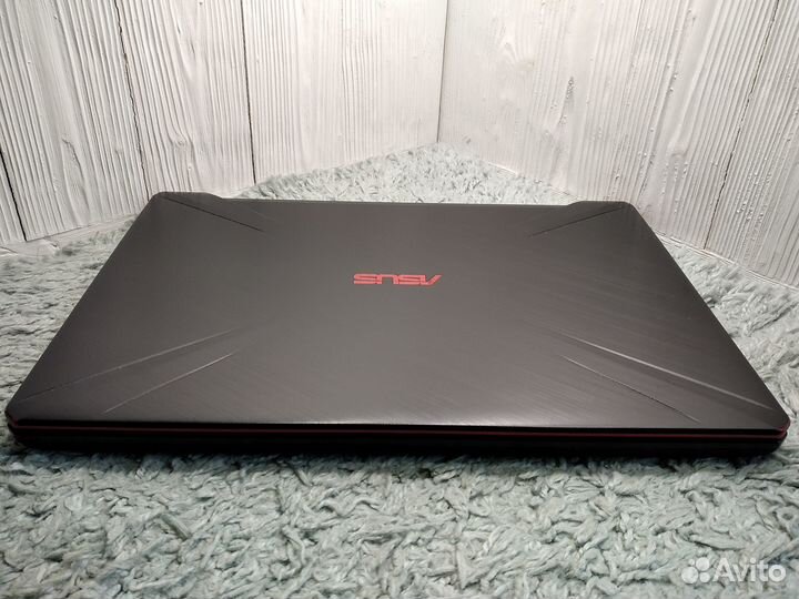 Asus 17.3 Дюйма + GTX 1050 + i7-7700HQ + SSD + 1TB