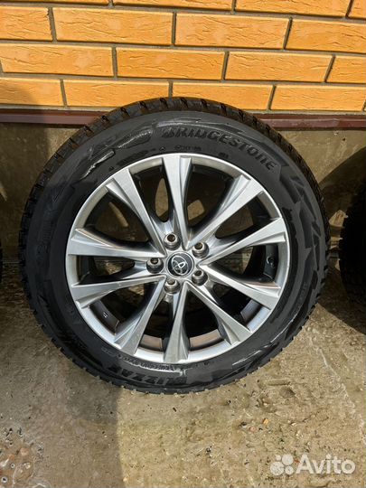 R18 Bridgestone Blizzak DM-V2 235/55, PCD 5x114.3 DIA 60.1