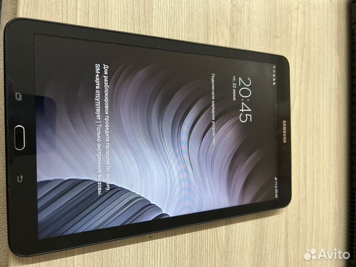 Планшет Samsung Tab E SM-T561