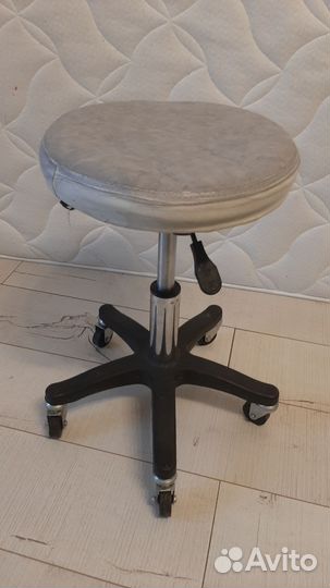 Стул для косметолога бу