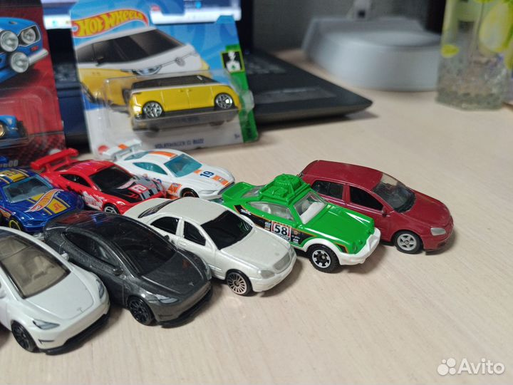 Машинки hot wheels