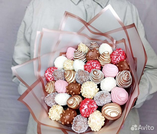 Клубника в шоколаде подарочные букеты