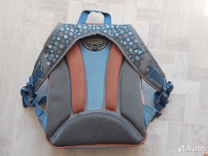 Школьный рюкзак