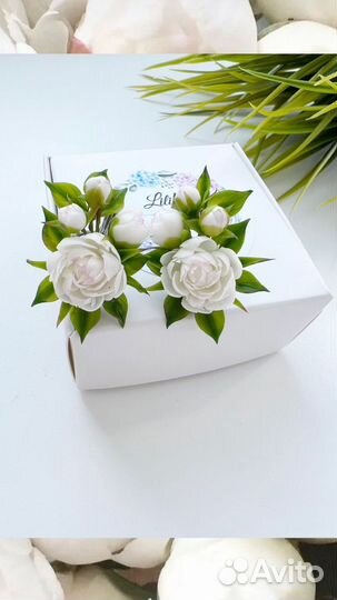 Серьги с белыми пионами ручная работа