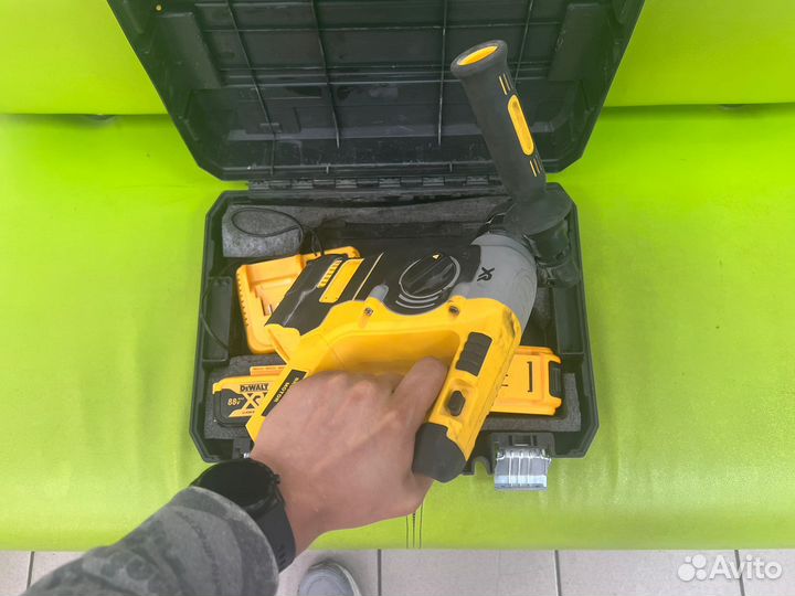 Перфоратор dewalt DCH473