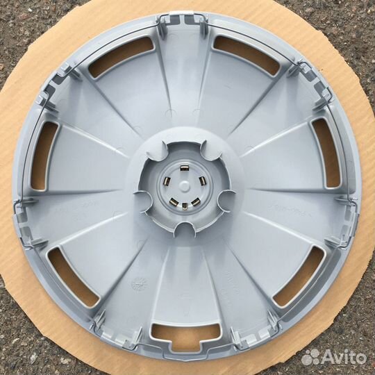 Колпаки Audi Ауди R 16 8V0601147C