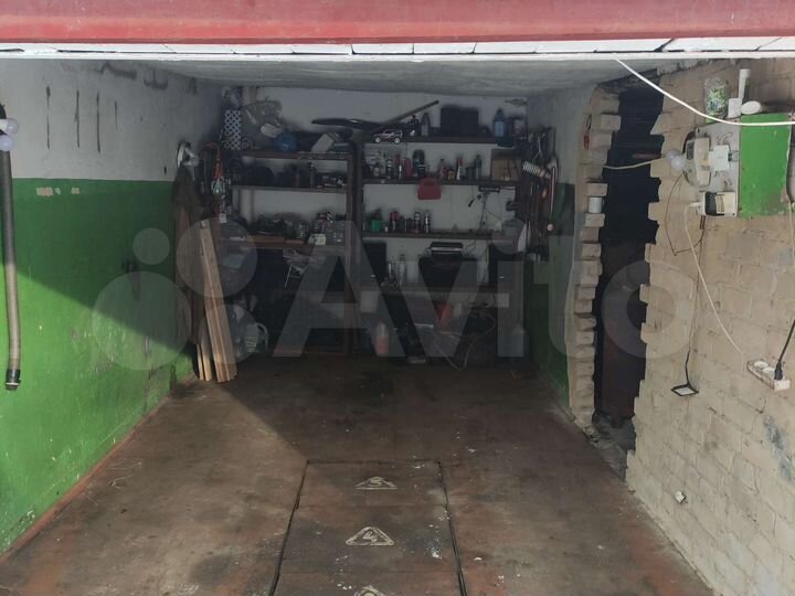 Гараж, > 30 м²