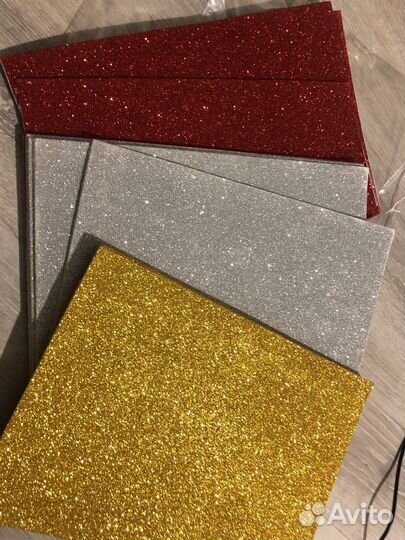 Фомаран с блестками на клейкой основе