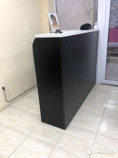 Ресепшн стойка