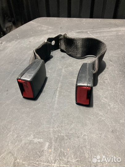 Ответная часть ремня безопасности задняя правая