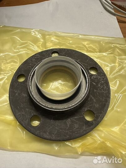 3892020 Сальник шкива воздушного компрессора