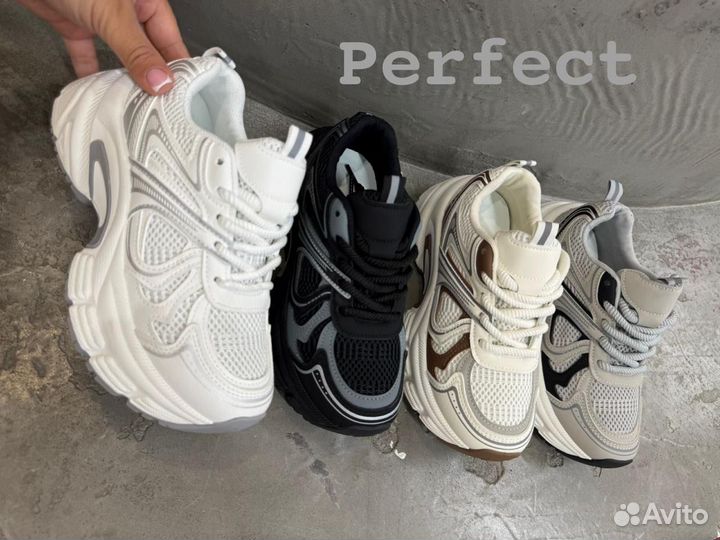 Кроссовки женские