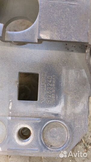 Усилитель бампера передний Volvo S60