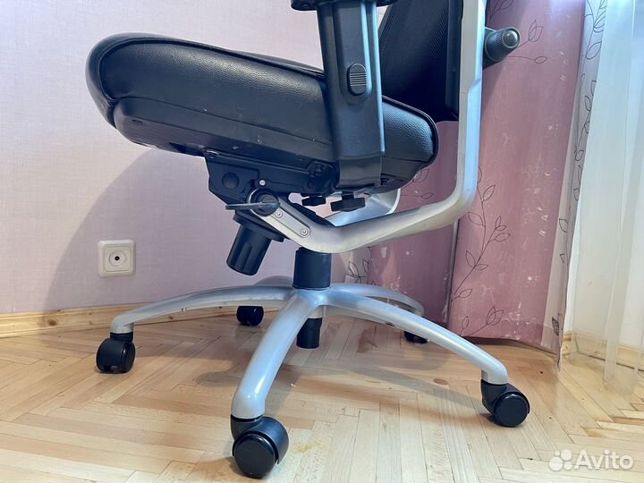 Компьютерное кресло кожаное бу Италия