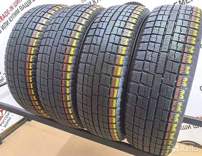 Toyo Winter Tranpath MK4a 215/60 R16 93P