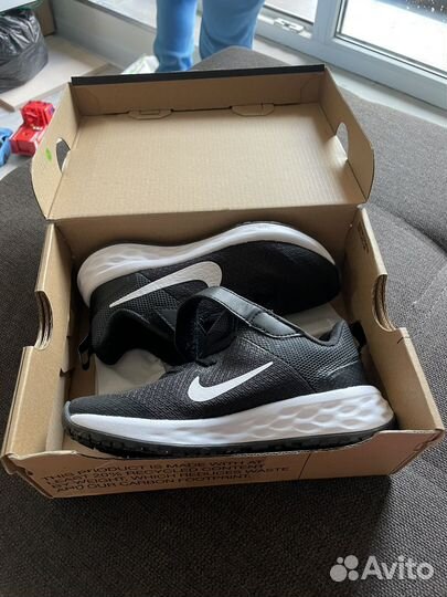 Детские кроссовки nike revolution 28 размер