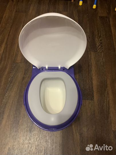 Детский горшок в виде унитаза