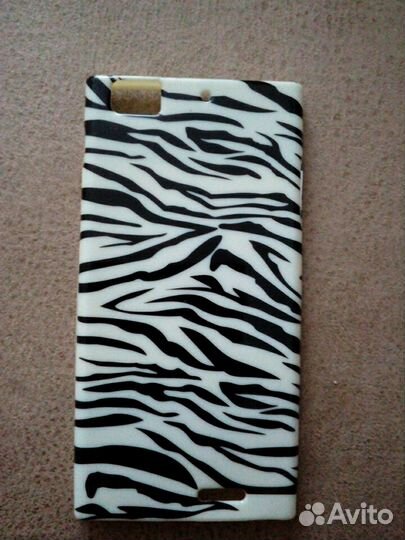 Чехол на телефон