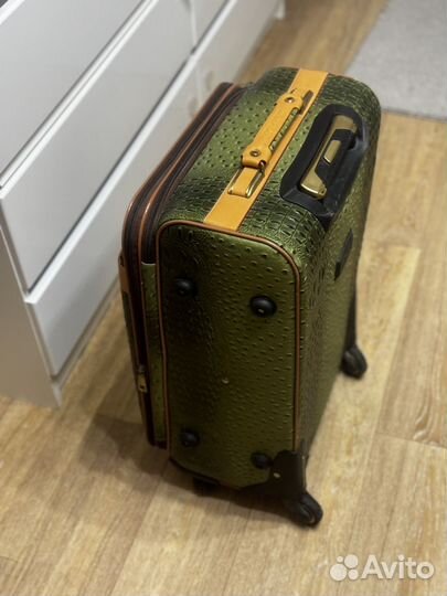 Чемодан на колесах impreza