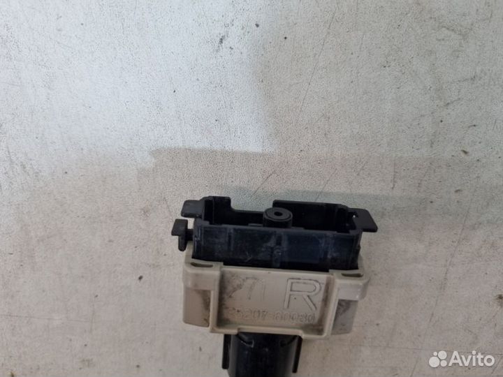 Форсунка омывателя передняя правая Toyota Land