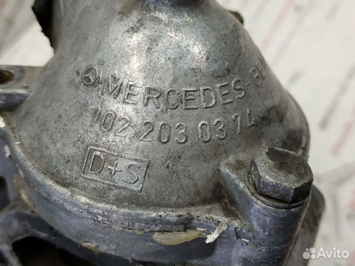 Помпа m102 w124 Mercedes с термостатом (дефект)