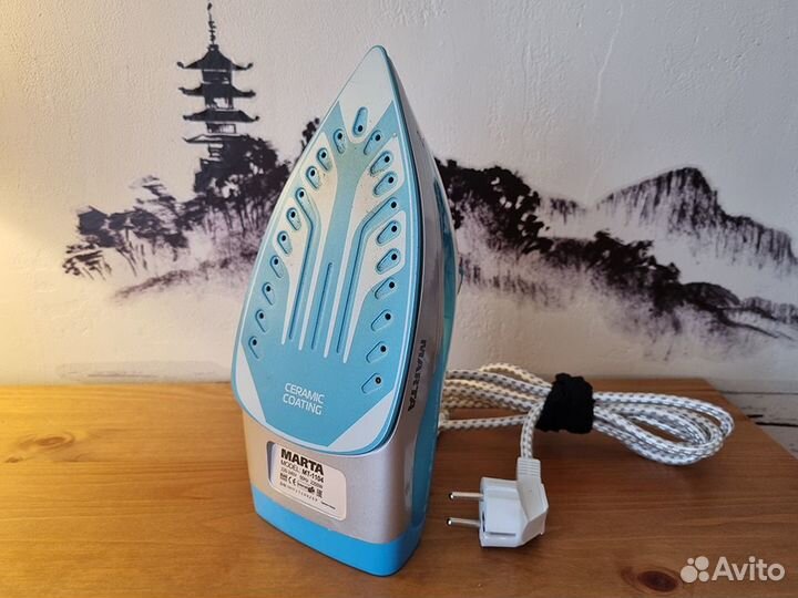 Голубой утюг Marta MT-1104 (ремонт или на запчасти