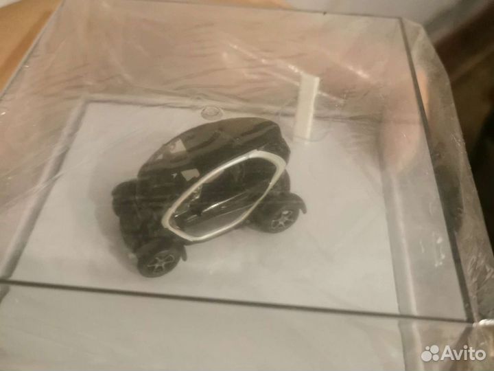 Модель Рено Logan 2006, 2008г twizy