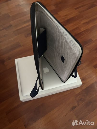 Apple MacBook Air 13- inch