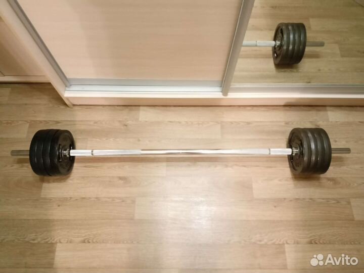 Гантели и штанга, скамья и стойка для штанги