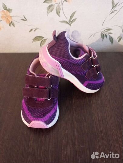 Кроссовки для девочки 22