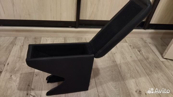 Подлокотник kalina 2