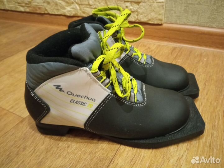 Продам детские лыжные ботинки