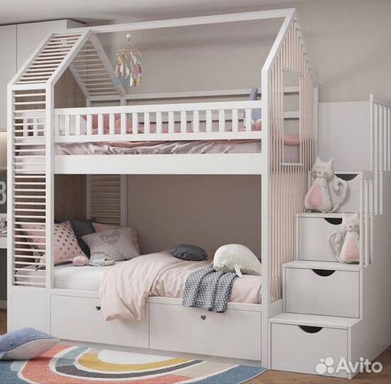 Детская двухъярусная кровать из дерева