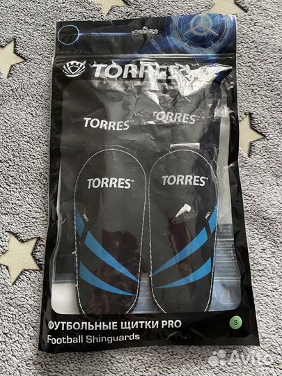 Щитки футбольные torres Pro FS1608S, размер S