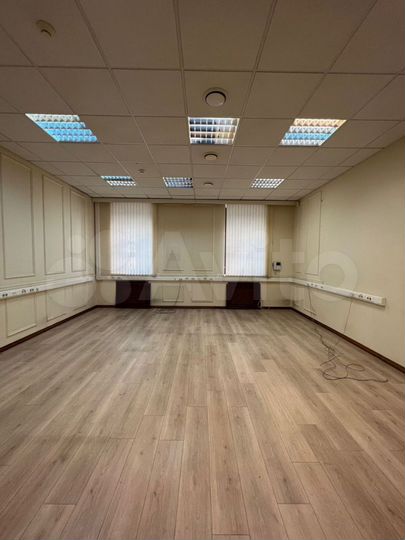 Здание, 1074 м²